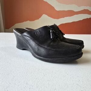 Ariat Women’s Size‎ 8.5B Black Leather Mules ￼